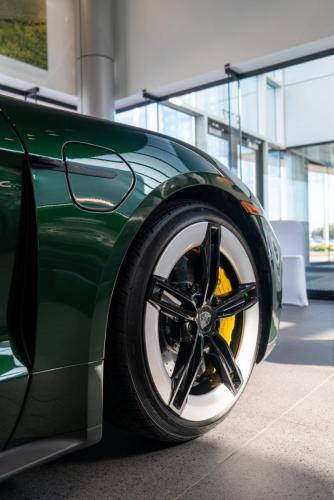 Macan EV and Fall Drive6